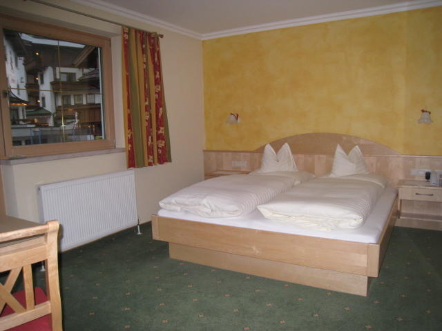 Bed and Breakfast Haus Tirol Тукс Экстерьер фото